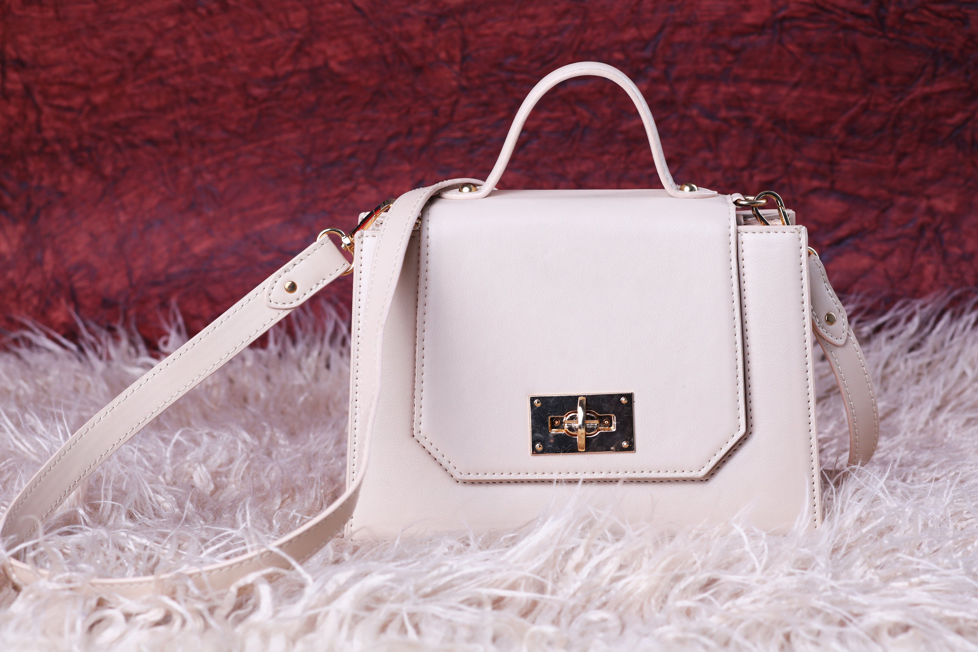 Purse Affair Cream Handbag